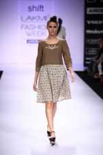 Model walk the ramp for Shift,Payal Khandwala,Roma Narsinghani show at Lakme Fashion Week Day 2 on 4th Aug 2012 (117).JPG
